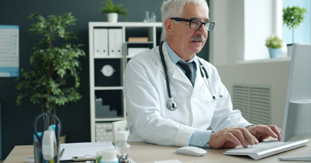 Eazeful vs Wix: Why Physicians Need a Custom Website